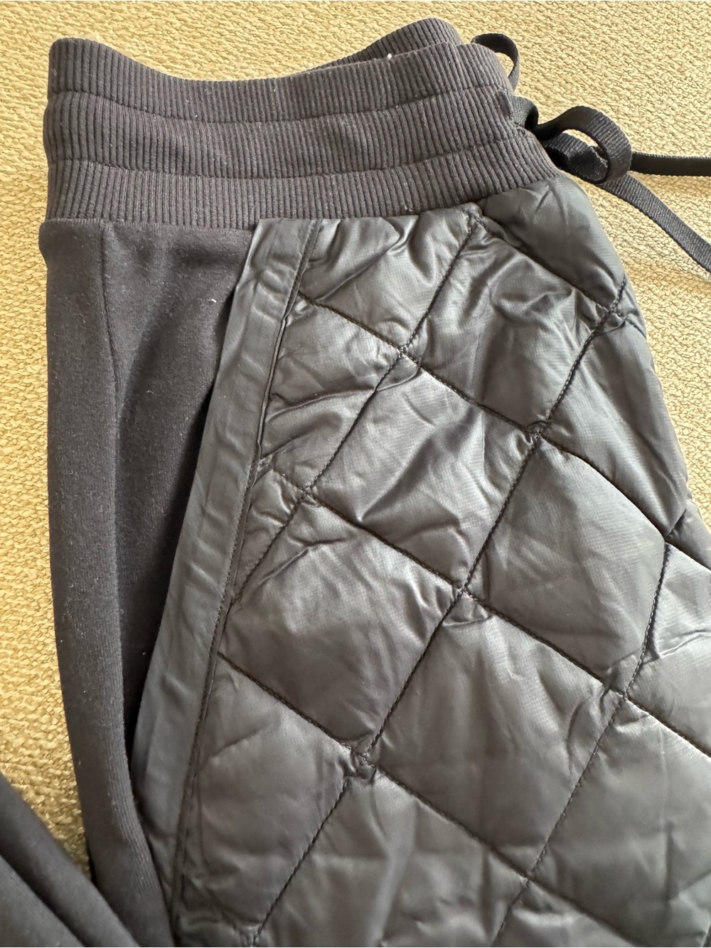 ALO Yoga Black Quilted Jogger Pants - Picture 3 of 6